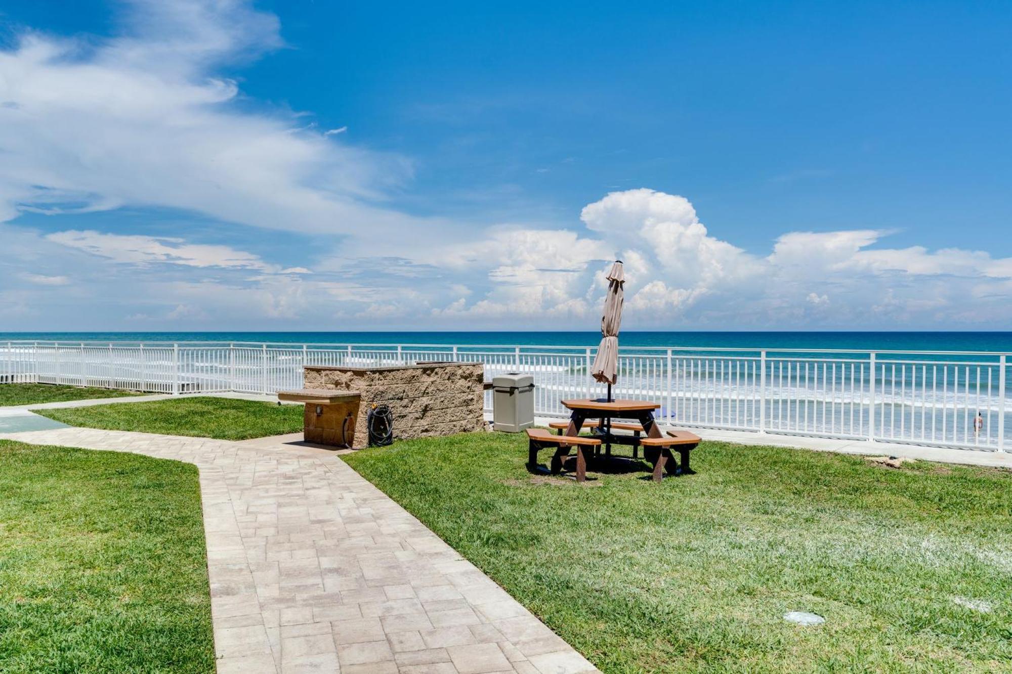Paradise Beach Club - Ground Floor & Townhouses Satellite Beach Luaran gambar